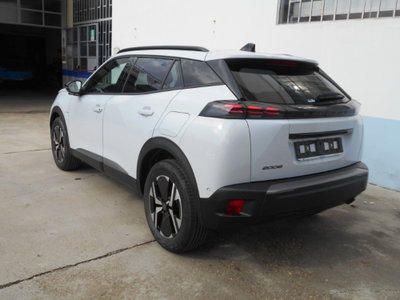 Peugeot 2008 PureTech 100 S&S Allure (5)