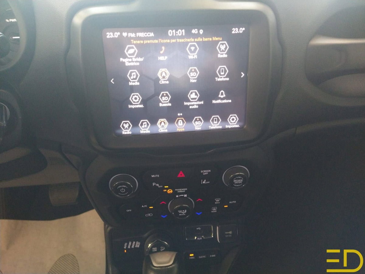 Jeep Renegade 1.3 T4 190CV PHEV 4xe AT6 Limited (10)