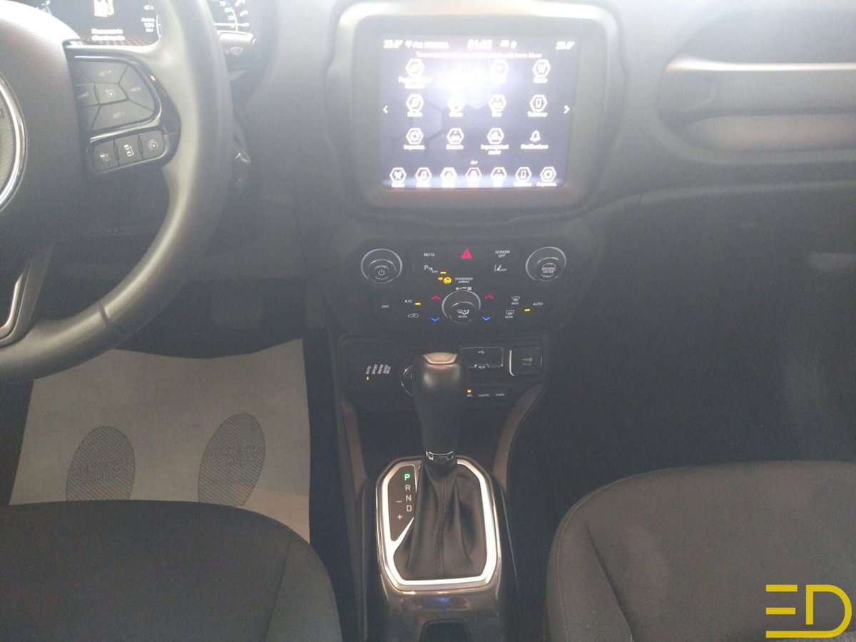 Jeep Renegade 1.3 T4 190CV PHEV 4xe AT6 Limited (5)