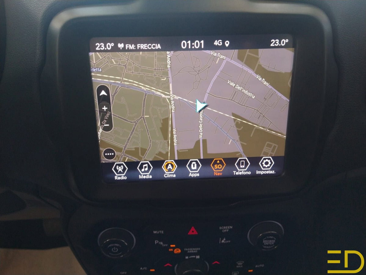 Jeep Renegade 1.3 T4 190CV PHEV 4xe AT6 Limited (8)