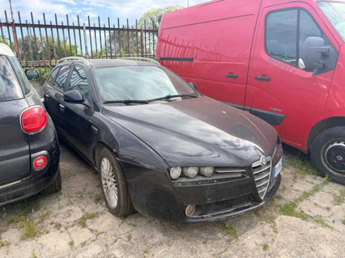 Alfa Romeo 159 SportWagon 1.9 JTDm 16V Sportwagon (2)