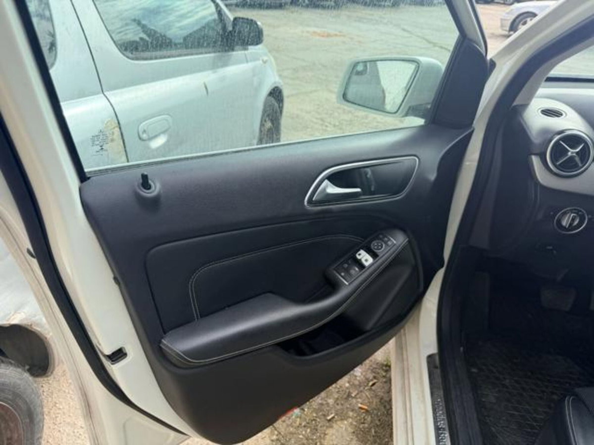 Mercedes-Benz Classe B 160 CDI Automatic Executive (7)