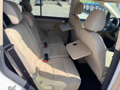 Volkswagen Touran 1.6 TDI DSG Comfortline (18)