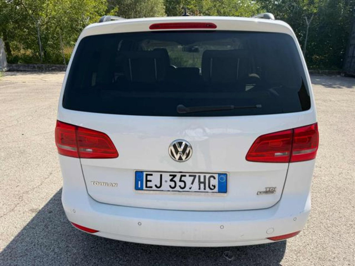 Volkswagen Touran 1.6 TDI DSG Comfortline (9)