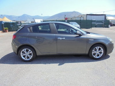 Alfa Romeo Giulietta 1.6 JTDm-2 Exclusive (16)