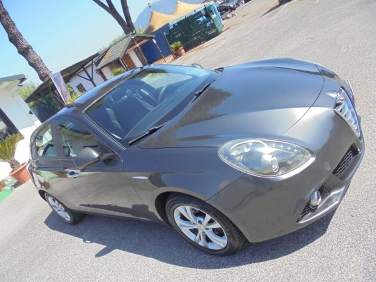 Alfa Romeo Giulietta 1.6 JTDm-2 Exclusive (17)