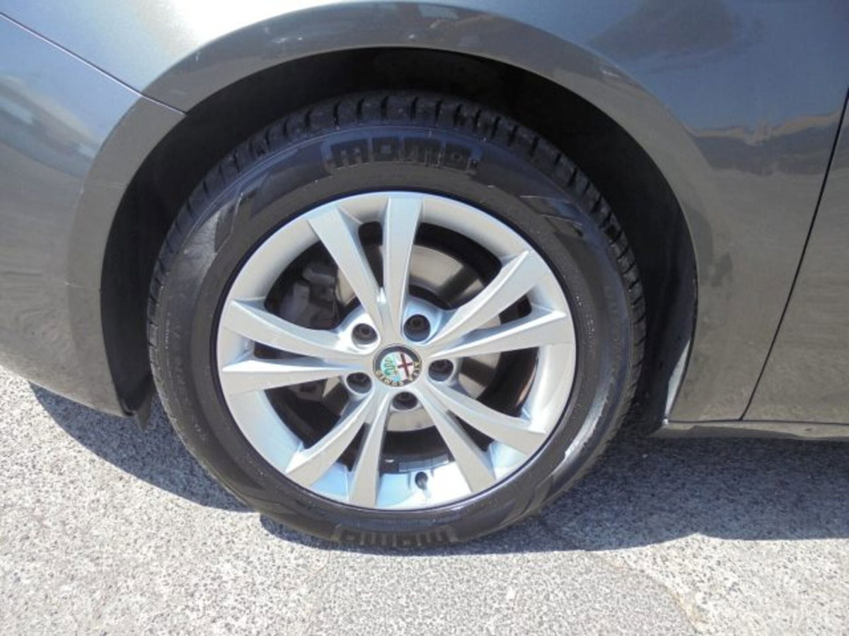 Alfa Romeo Giulietta 1.6 JTDm-2 Exclusive (8)
