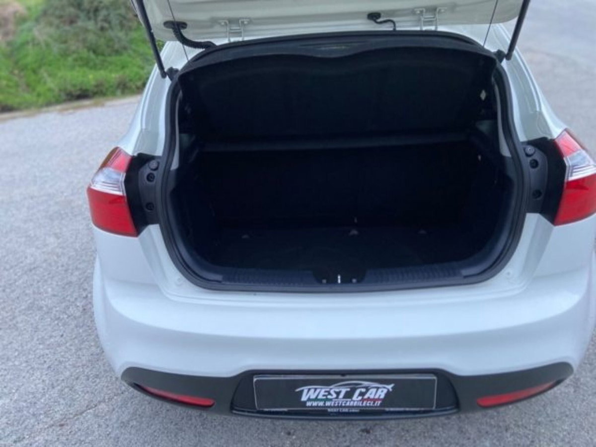 Kia Rio 1.4 CRDi 5p. Cool (16)
