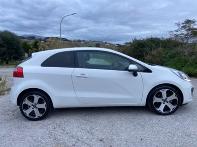 Kia Rio 1.4 CRDi 5p. Cool (7)