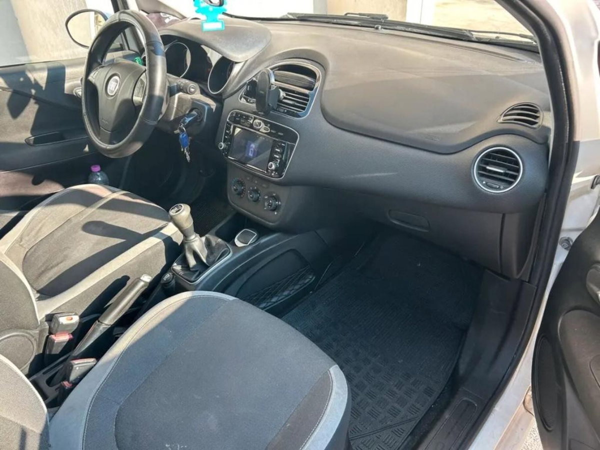 Fiat Punto 1.3 MJT II S&S 85 CV 5 porte ECO Pop (4)