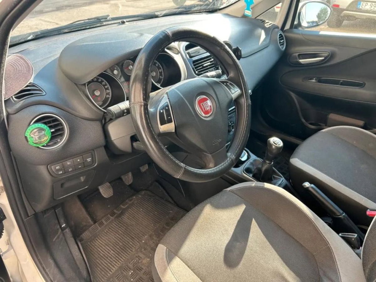 Fiat Punto 1.3 MJT II S&S 85 CV 5 porte ECO Pop (6)
