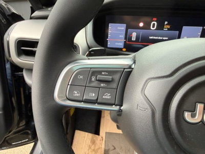 Jeep Avenger 1.2 turbo e-hybrid mhev Upland 4xe 145cv edct6 (11)