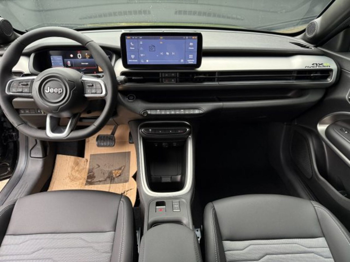 Jeep Avenger 1.2 turbo e-hybrid mhev Upland 4xe 145cv edct6 (6)