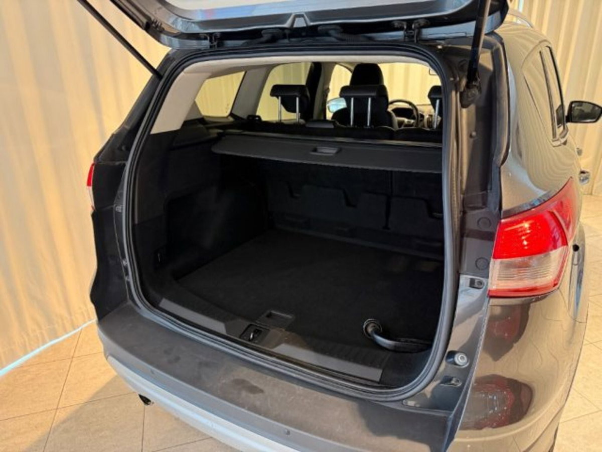 Ford Kuga 2.0 TDCI 150 CV S&S 4WD Titanium (14)