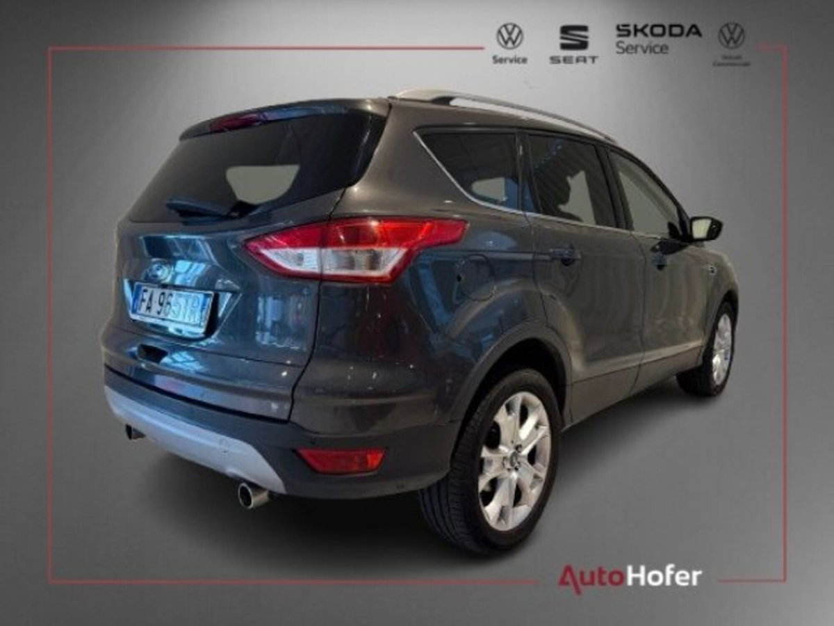 Ford Kuga 2.0 TDCI 150 CV S&S 4WD Titanium (3)