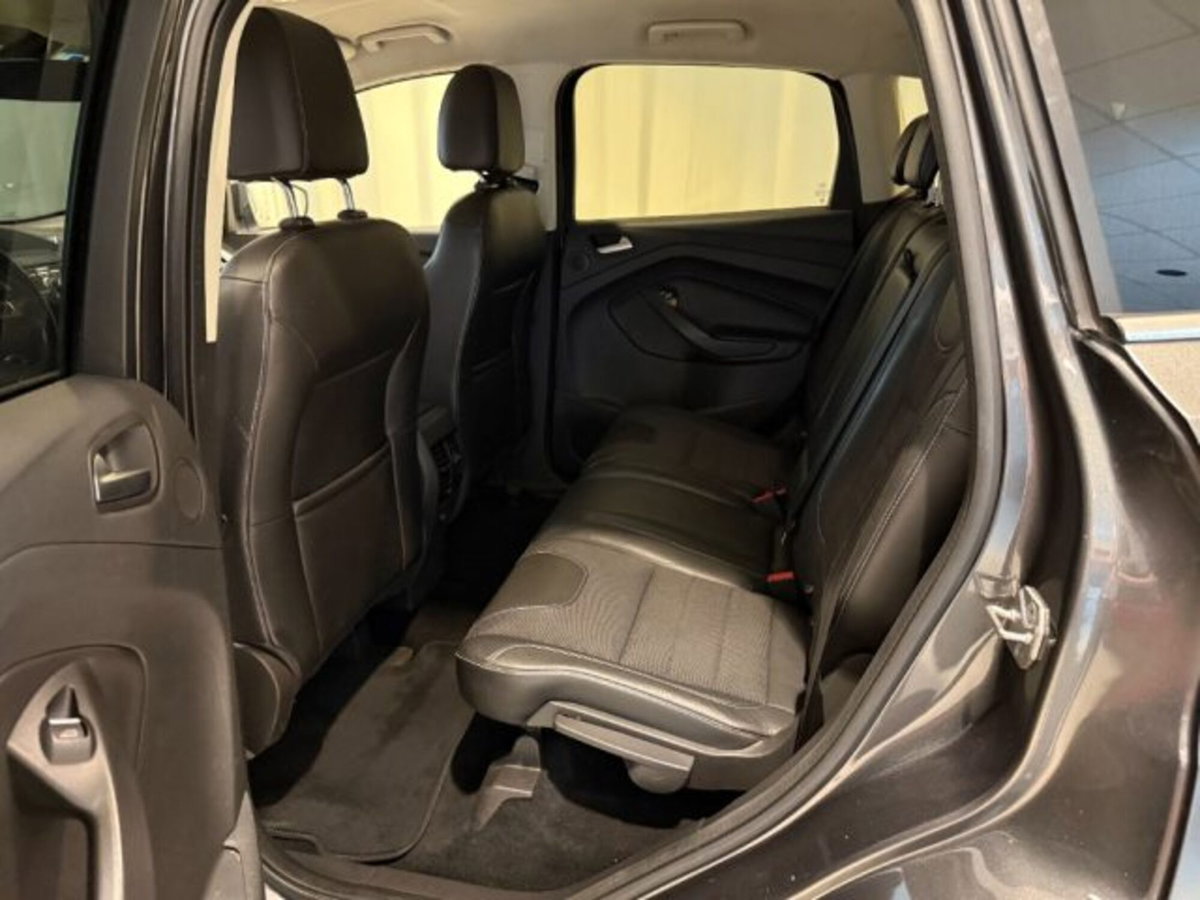 Ford Kuga 2.0 TDCI 150 CV S&S 4WD Titanium (5)