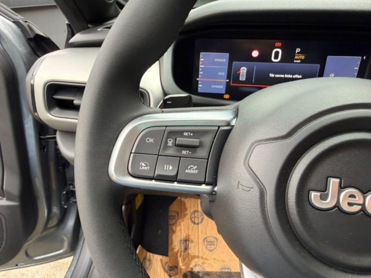 Jeep Avenger 1.2 turbo e-hybrid mhev Upland 4xe 145cv edct6 (11)