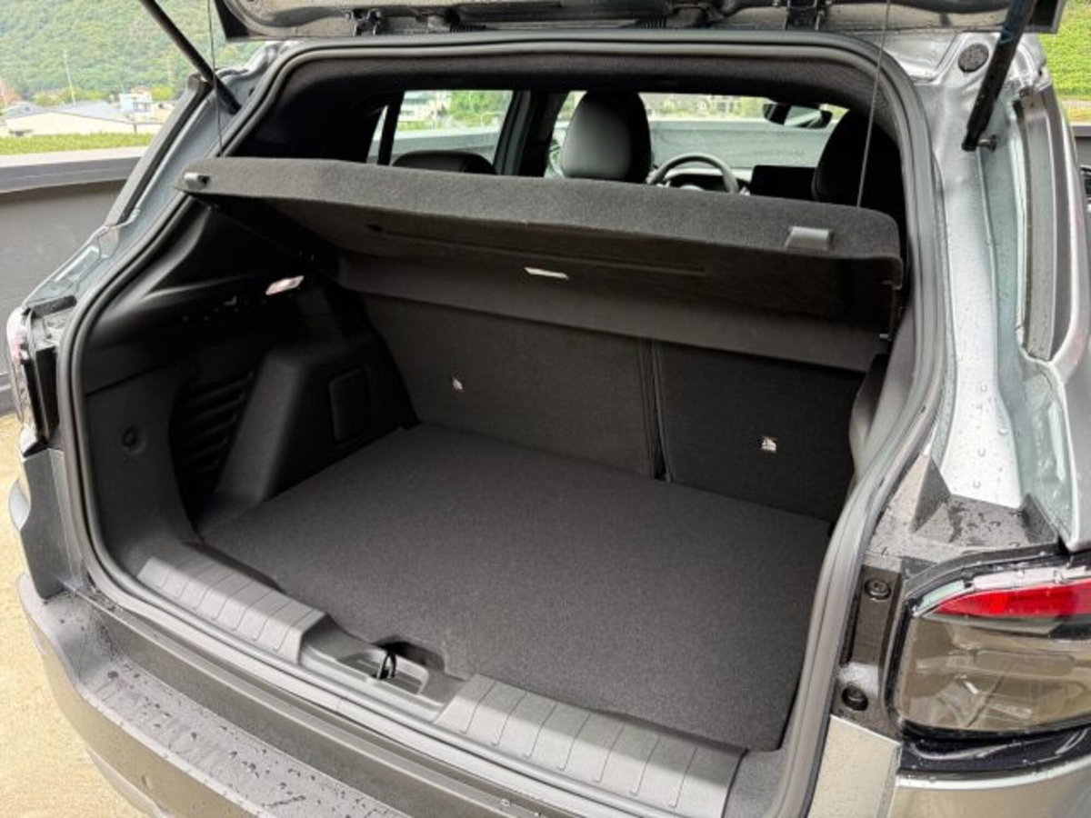 Jeep Avenger 1.2 turbo e-hybrid mhev Upland 4xe 145cv edct6 (18)