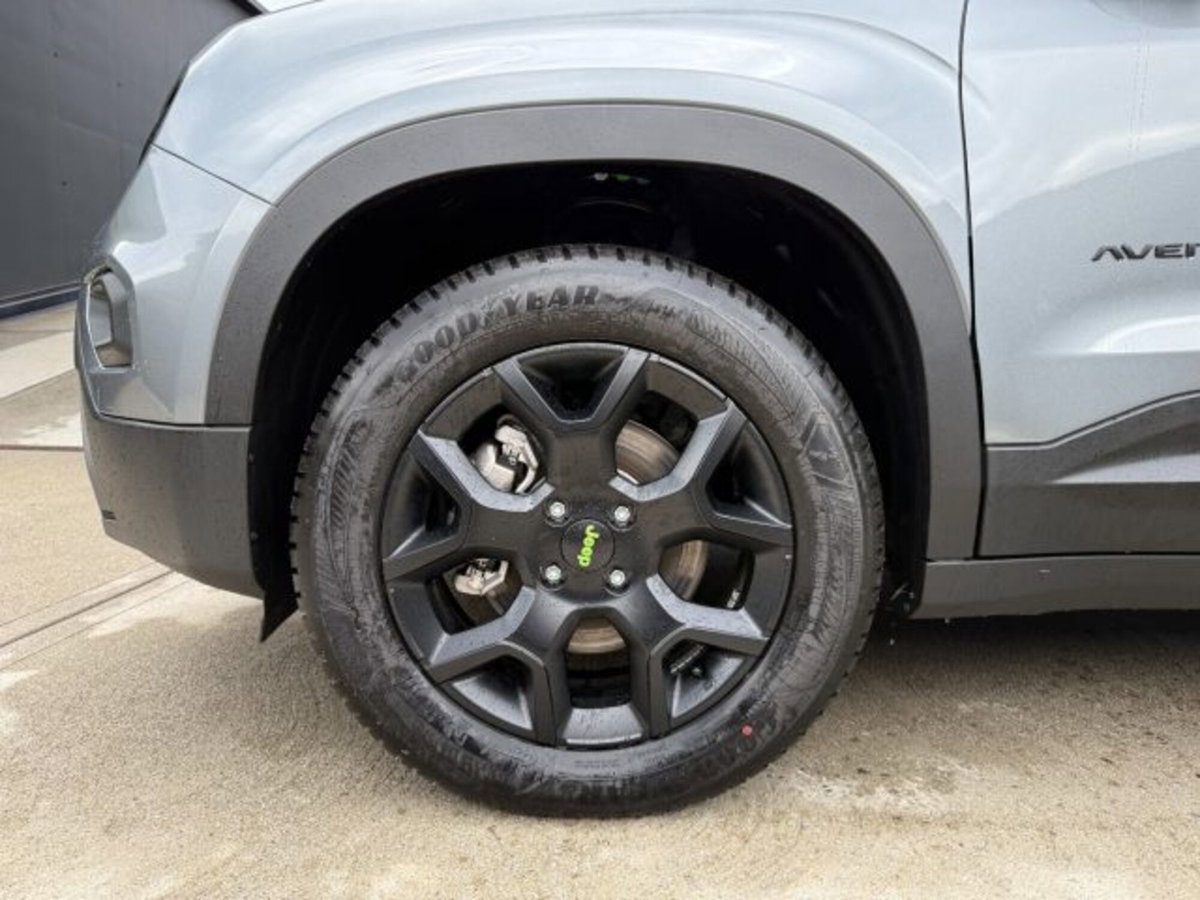 Jeep Avenger 1.2 turbo e-hybrid mhev Upland 4xe 145cv edct6 (19)