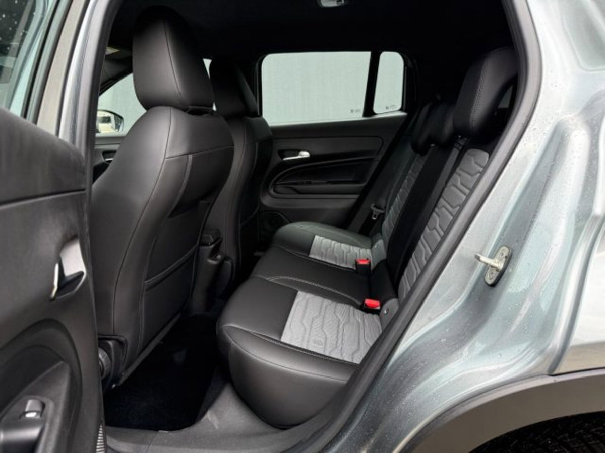 Jeep Avenger 1.2 turbo e-hybrid mhev Upland 4xe 145cv edct6 (5)