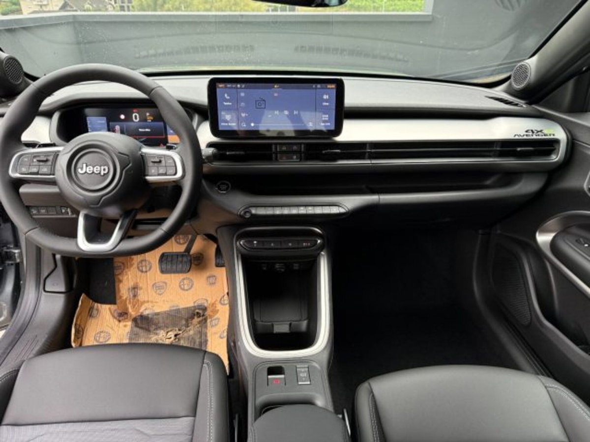 Jeep Avenger 1.2 turbo e-hybrid mhev Upland 4xe 145cv edct6 (6)