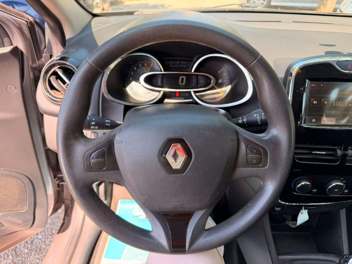 Renault Clio SCe 75 CV 5 porte Zen (15)