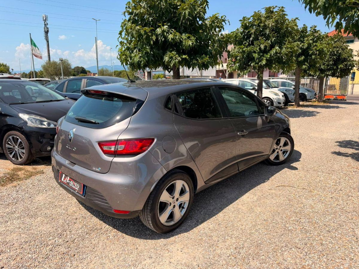 Renault Clio SCe 75 CV 5 porte Zen (3)