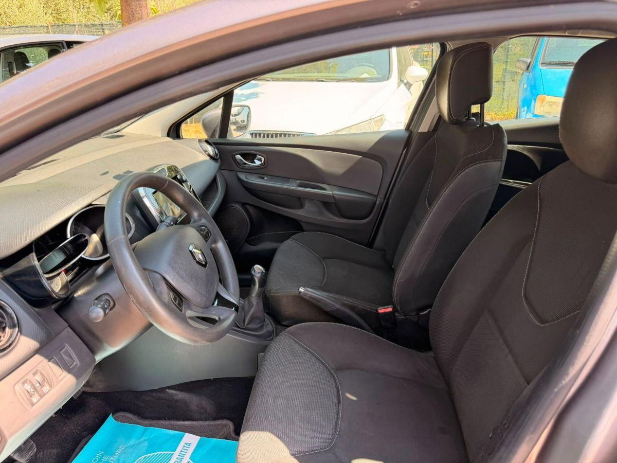 Renault Clio SCe 75 CV 5 porte Zen (8)