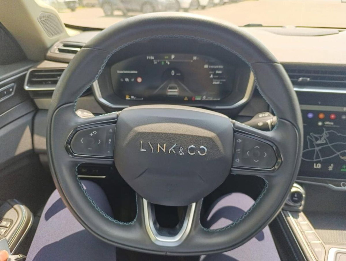 Lynk & Co 01 01 1.5 td phev (13)