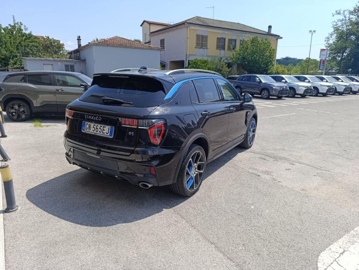 Lynk & Co 01 01 1.5 td phev (3)