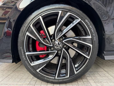 Volkswagen Golf GTI Performance 2.0 245 CV TSI 5p. BMT (12)