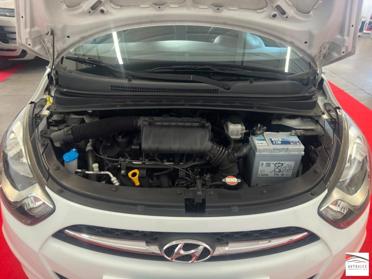 Hyundai i10 1.2 16V Premium (11)