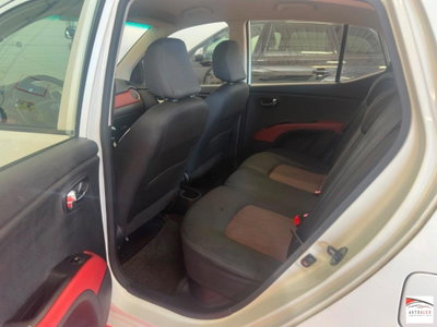 Hyundai i10 1.2 16V Premium (9)