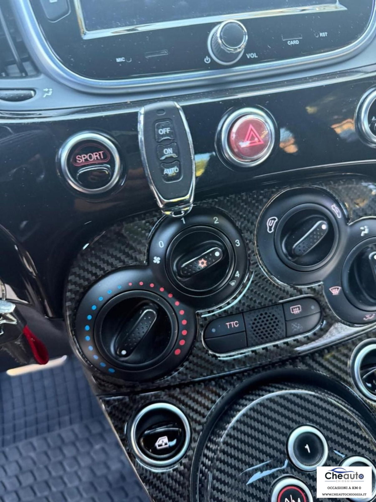 Abarth 500 1.4 Turbo T-Jet (8)