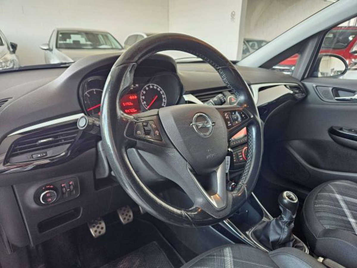 Opel Corsa 1.4 90CV 5 porte b-Color (12)