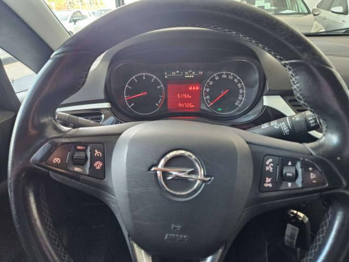 Opel Corsa 1.4 90CV 5 porte b-Color (13)