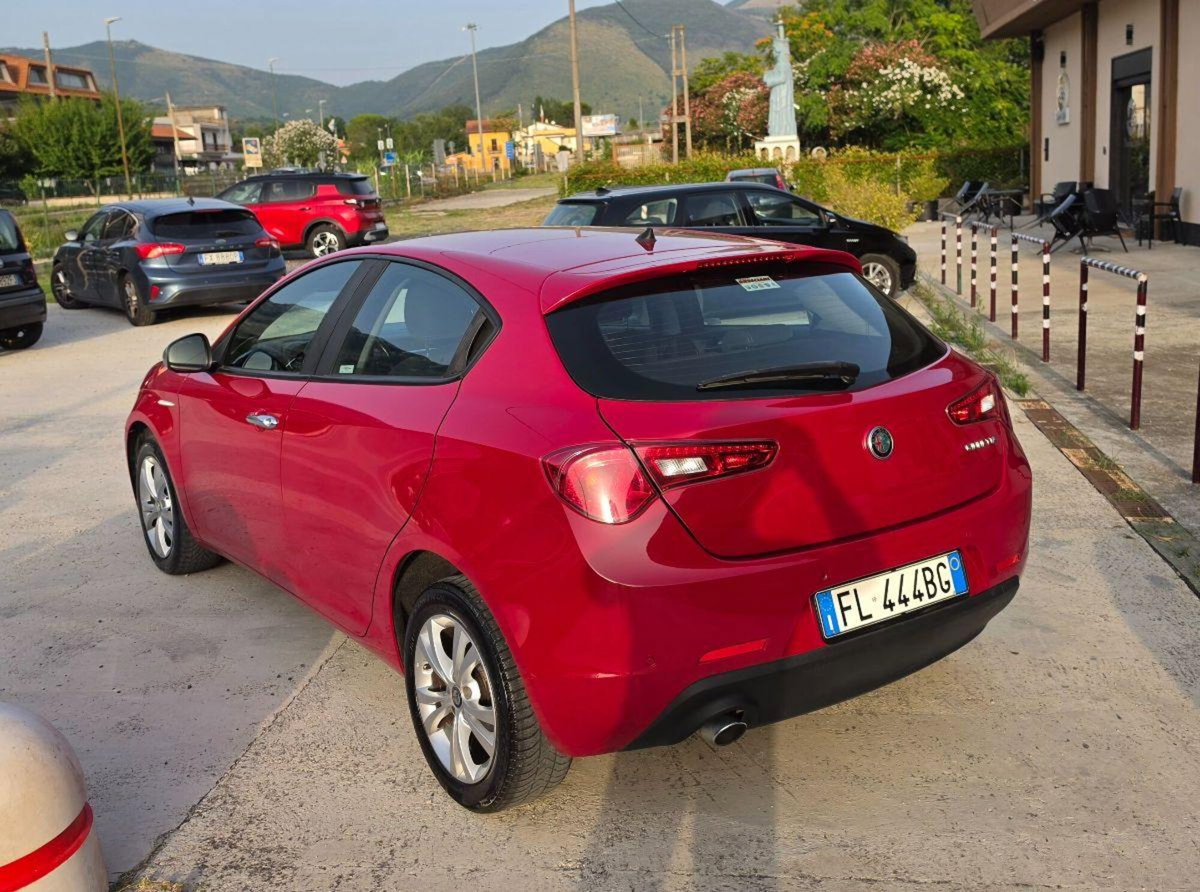 Alfa Romeo Giulietta 1.6 JTDm Super 120cv (8)