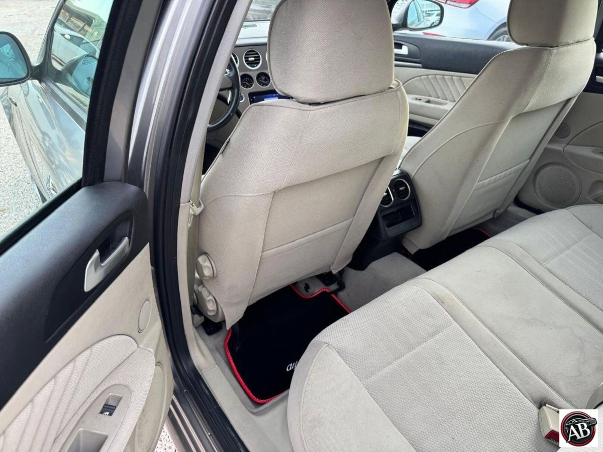 Alfa Romeo 159 SportWagon 1.9 JTS 16V Sportwagon Distinctive (16)