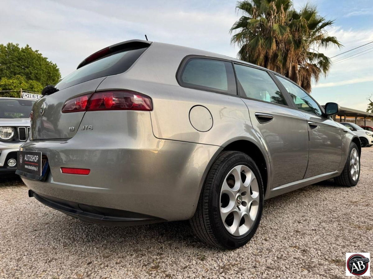 Alfa Romeo 159 SportWagon 1.9 JTS 16V Sportwagon Distinctive (8)