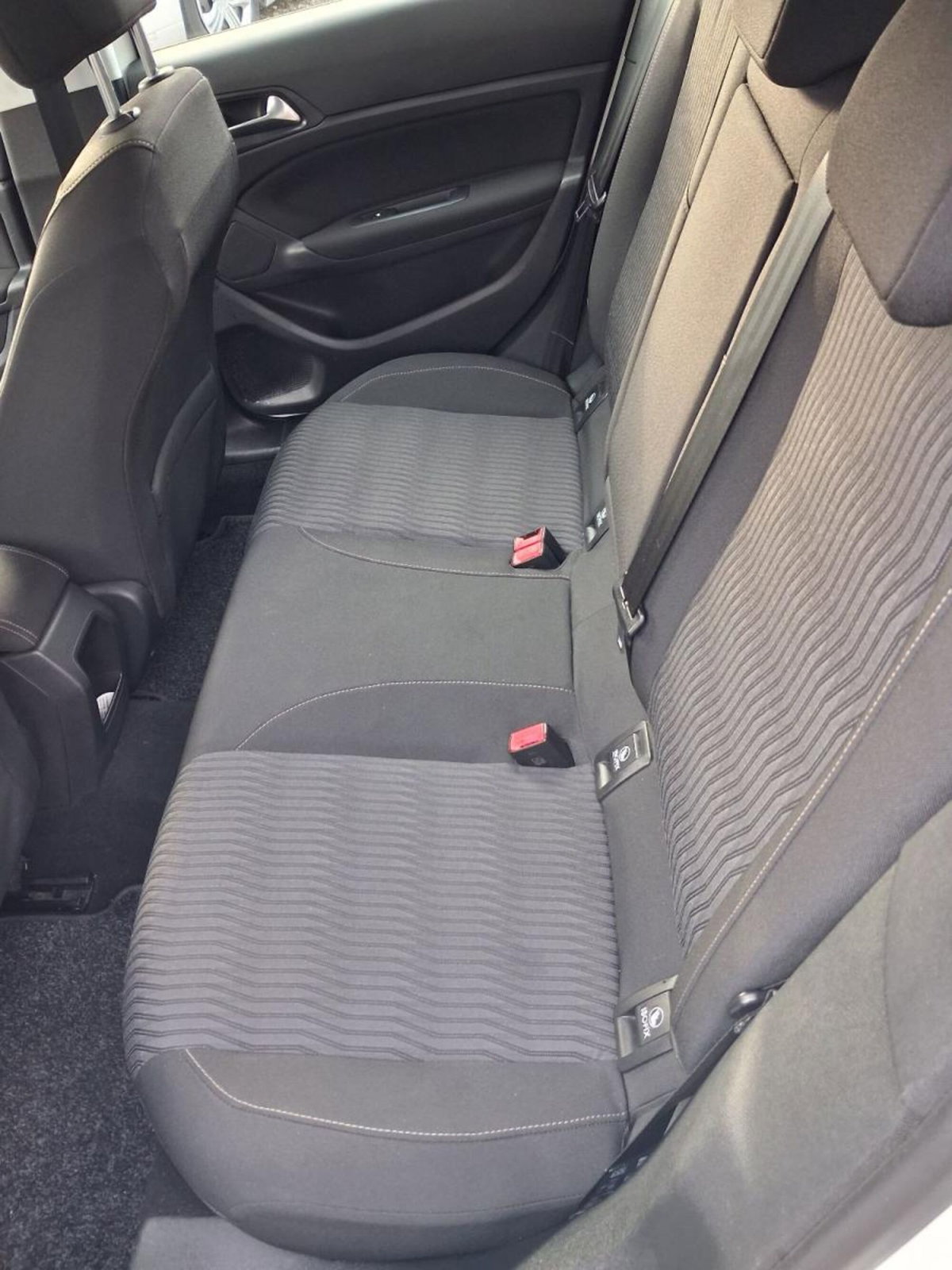 Peugeot 308 SW 1.6 e-HDi 115 CV Stop&Start GT Line (12)