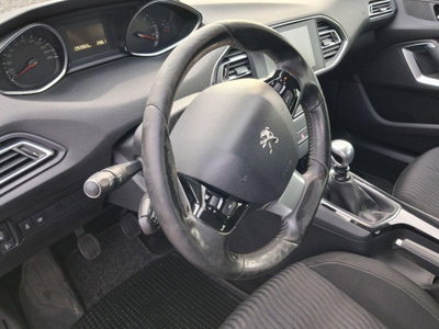Peugeot 308 SW 1.6 e-HDi 115 CV Stop&Start GT Line (17)