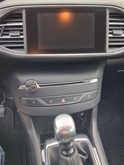 Peugeot 308 SW 1.6 e-HDi 115 CV Stop&Start GT Line (19)
