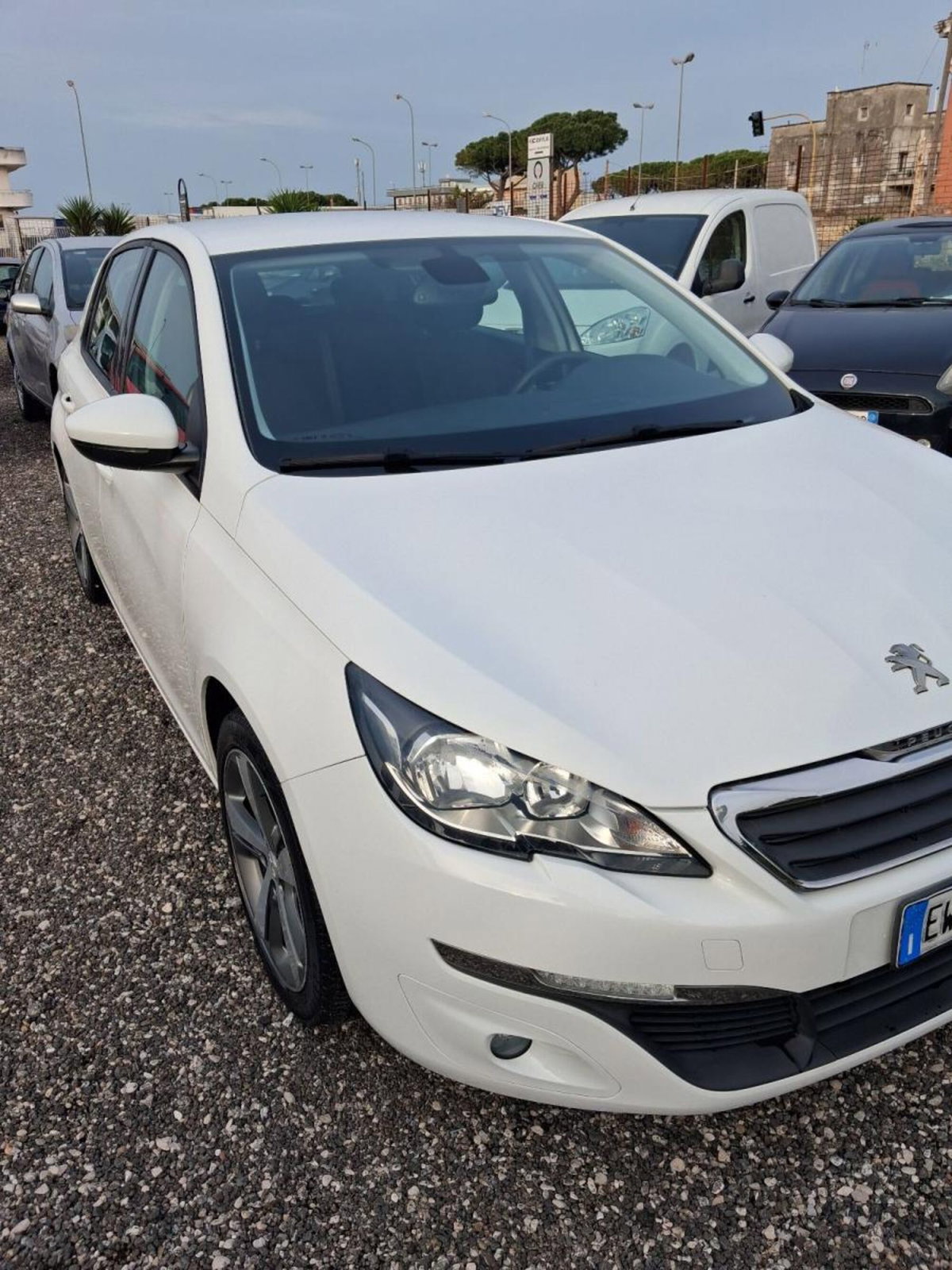 Peugeot 308 SW 1.6 e-HDi 115 CV Stop&Start GT Line (2)