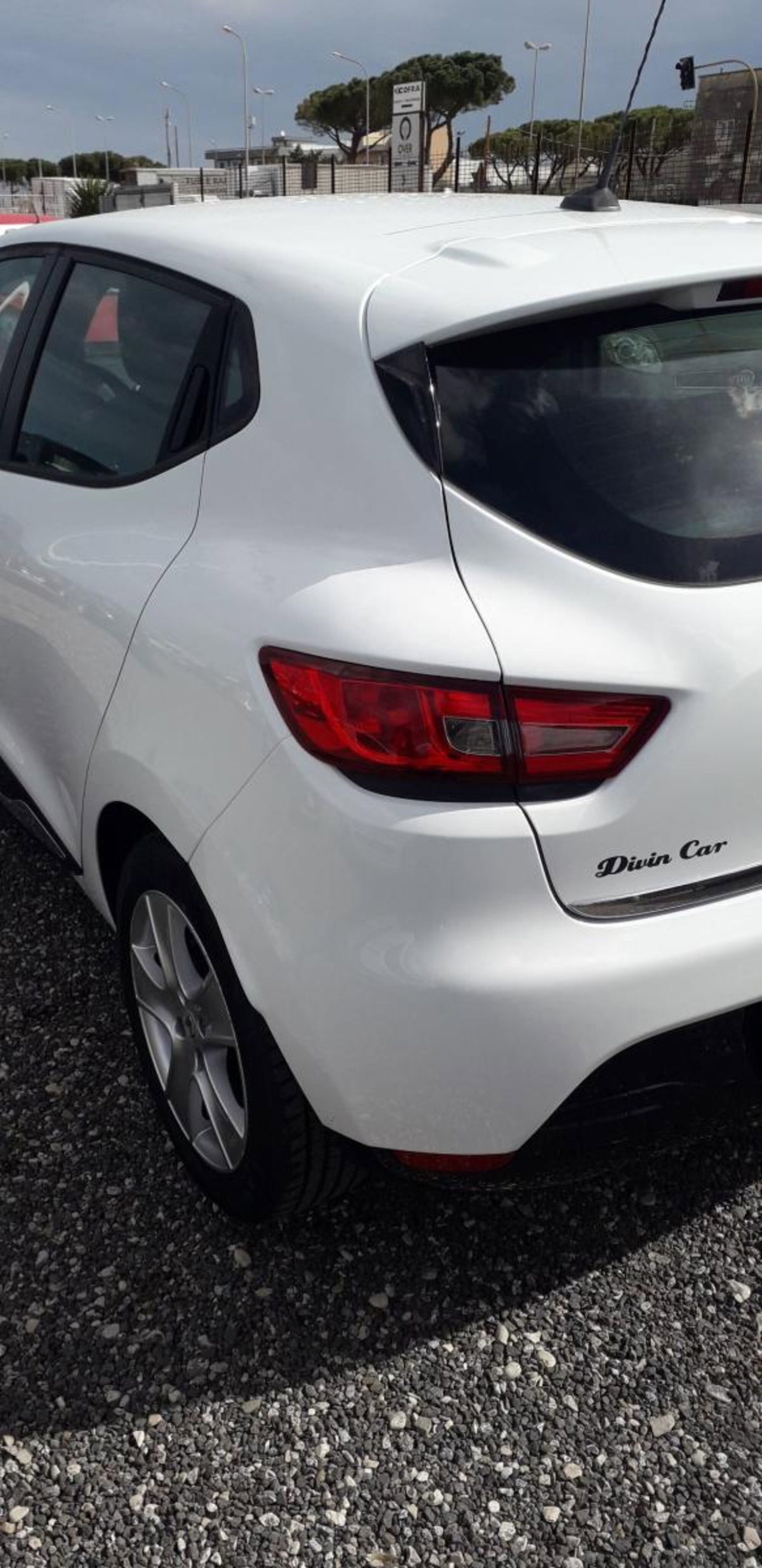 Renault Clio 0.9 TCe 12V 90CV Start&Stop 5 porte Duel (16)