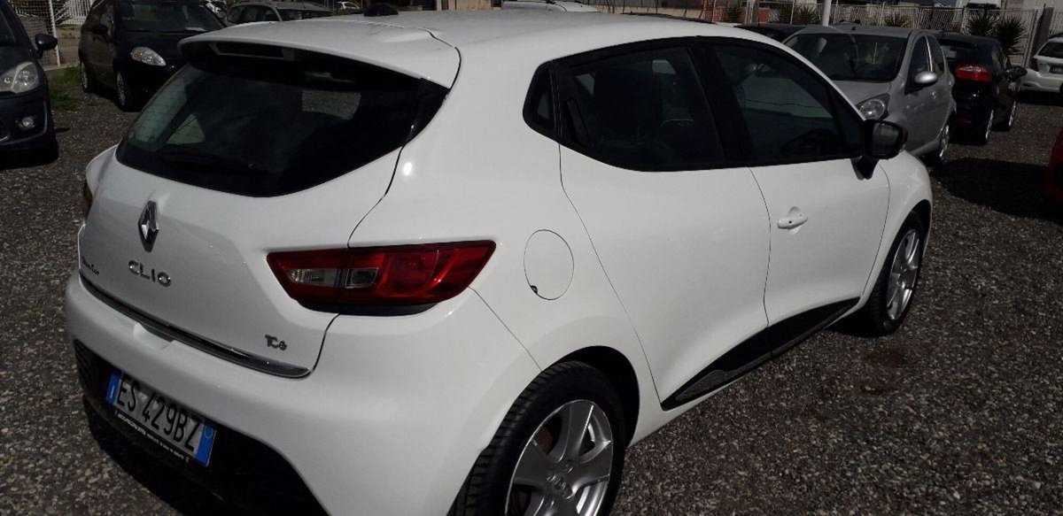 Renault Clio 0.9 TCe 12V 90CV Start&Stop 5 porte Duel (18)