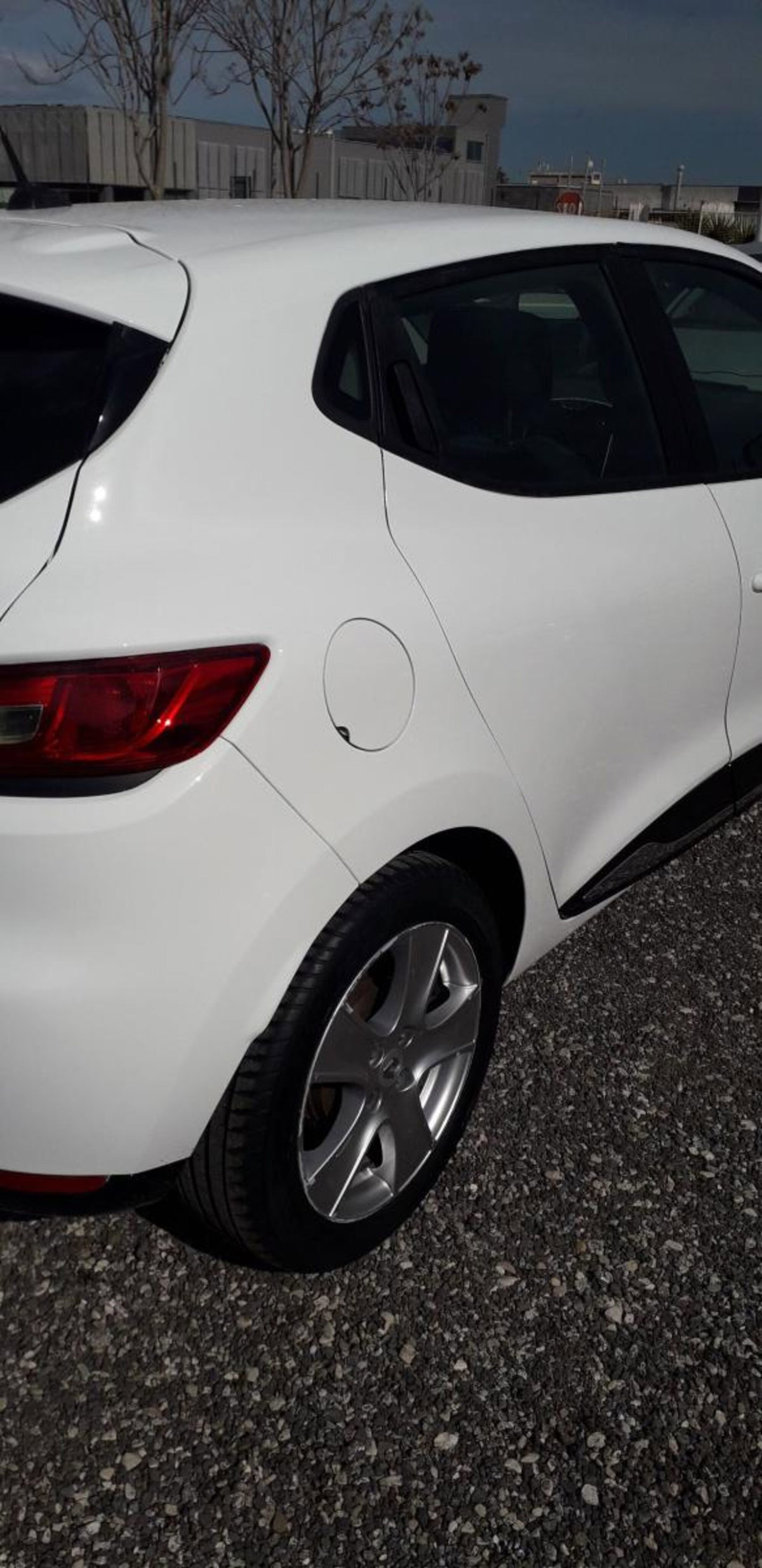 Renault Clio 0.9 TCe 12V 90CV Start&Stop 5 porte Duel (19)