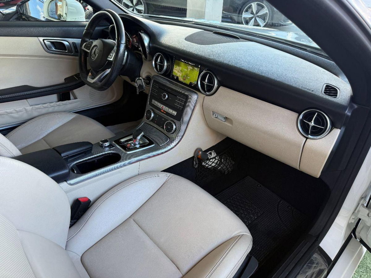 Mercedes-Benz SLC 250 d Premium (10)