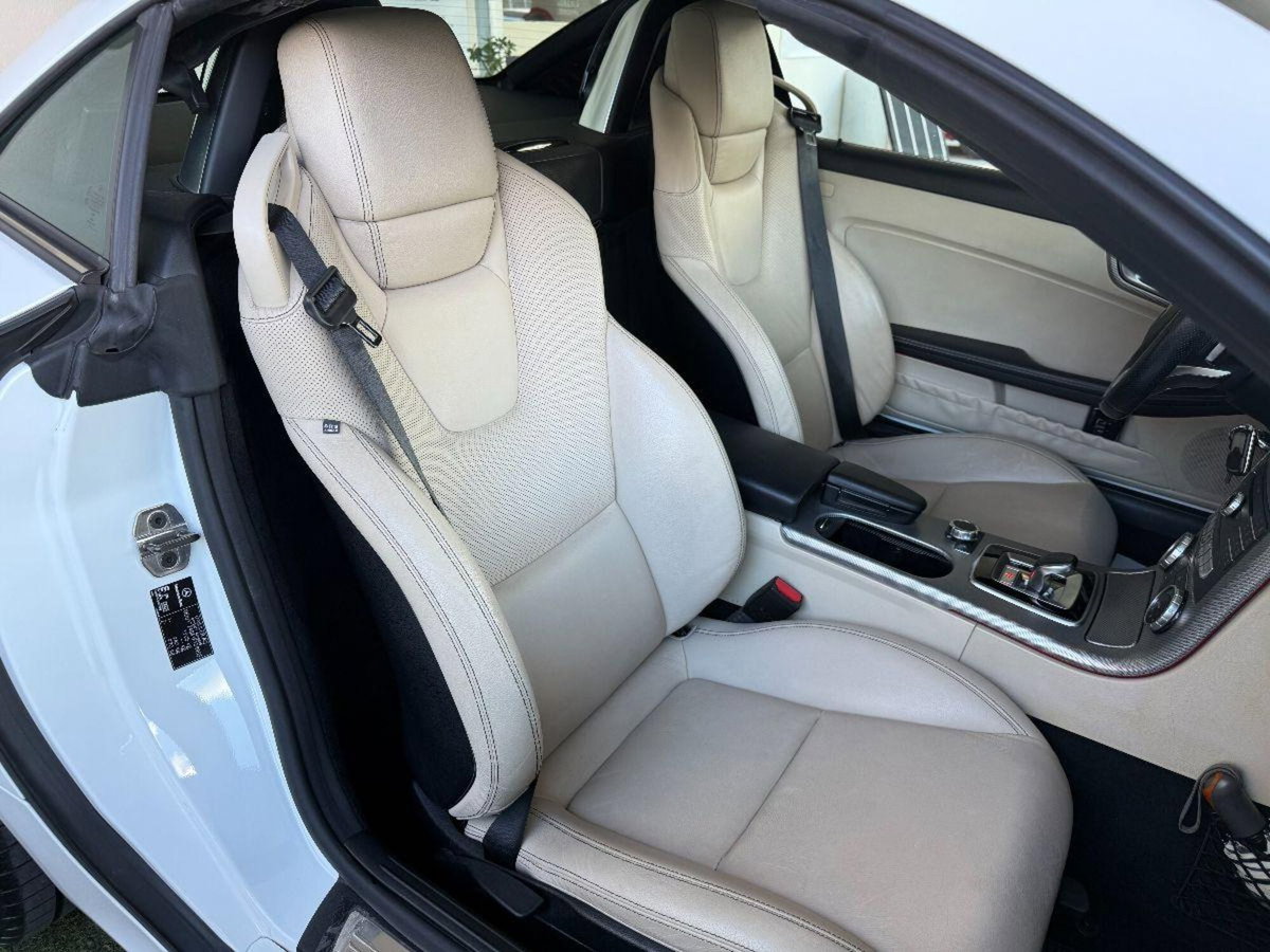 Mercedes-Benz SLC 250 d Premium (11)