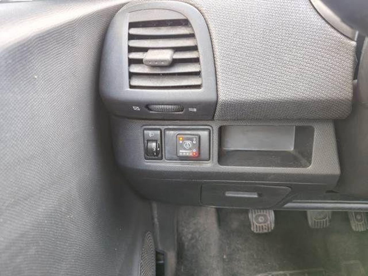 Nissan Micra 1.2 16V 65CV 5 porte Visia (7)