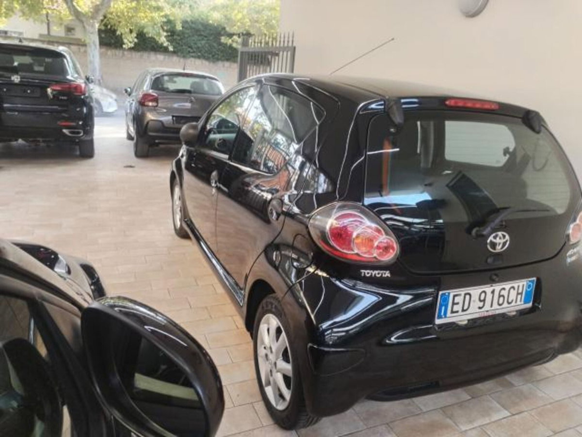 Toyota Aygo 1.0 12V VVT-i 5 porte Now Connect (10)